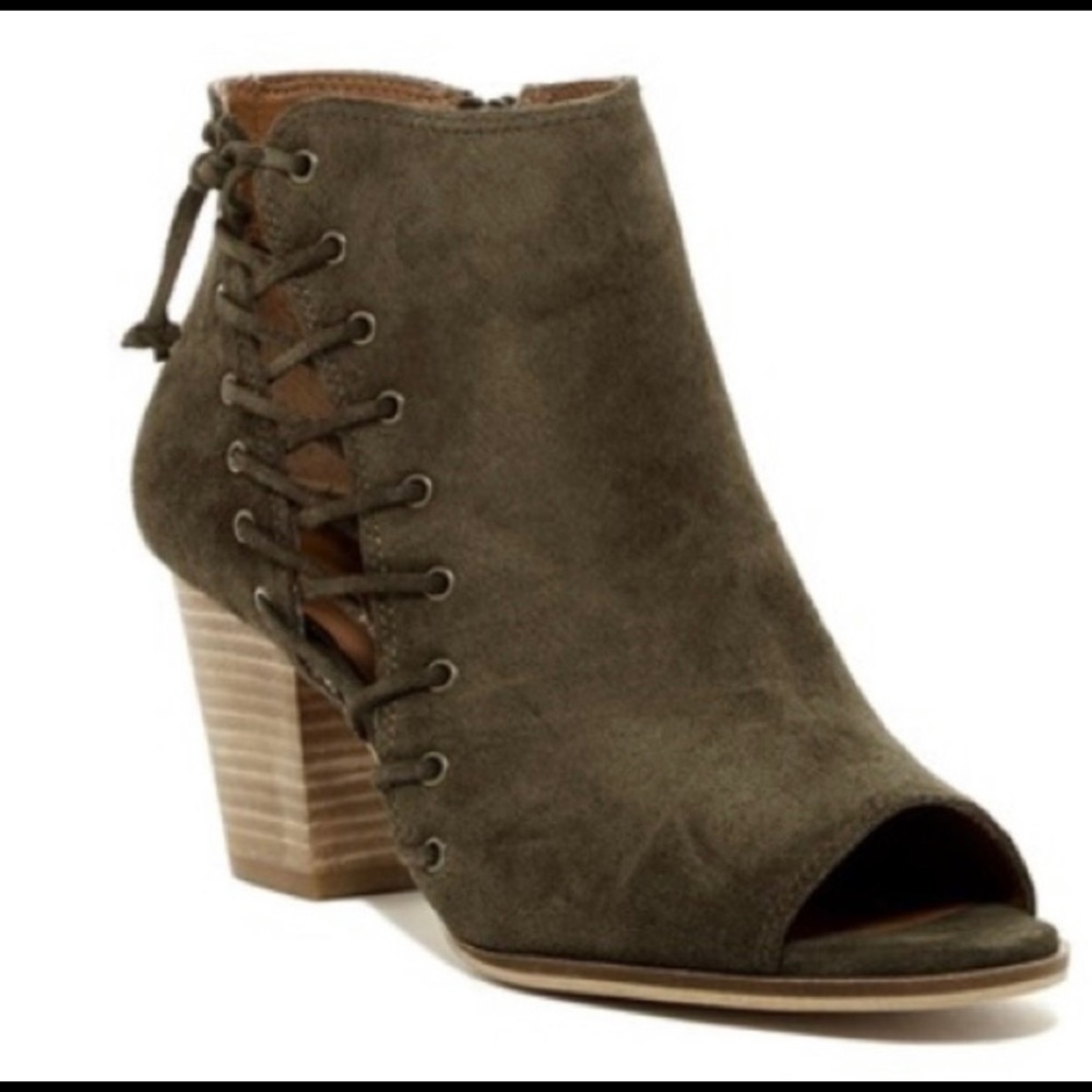 Lucky Brand Hartley green suede booties in size 10